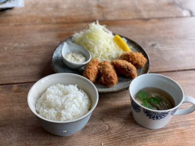 牡蠣フライ定食